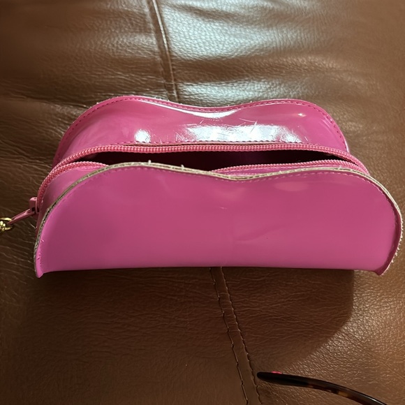 Betsey Johnson tortoiseshell heart sunglasses 🤎 - Picture 7 of 9